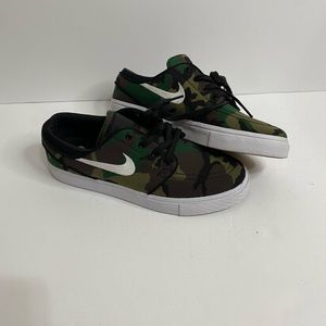 Nike sb camo skateboard shoe